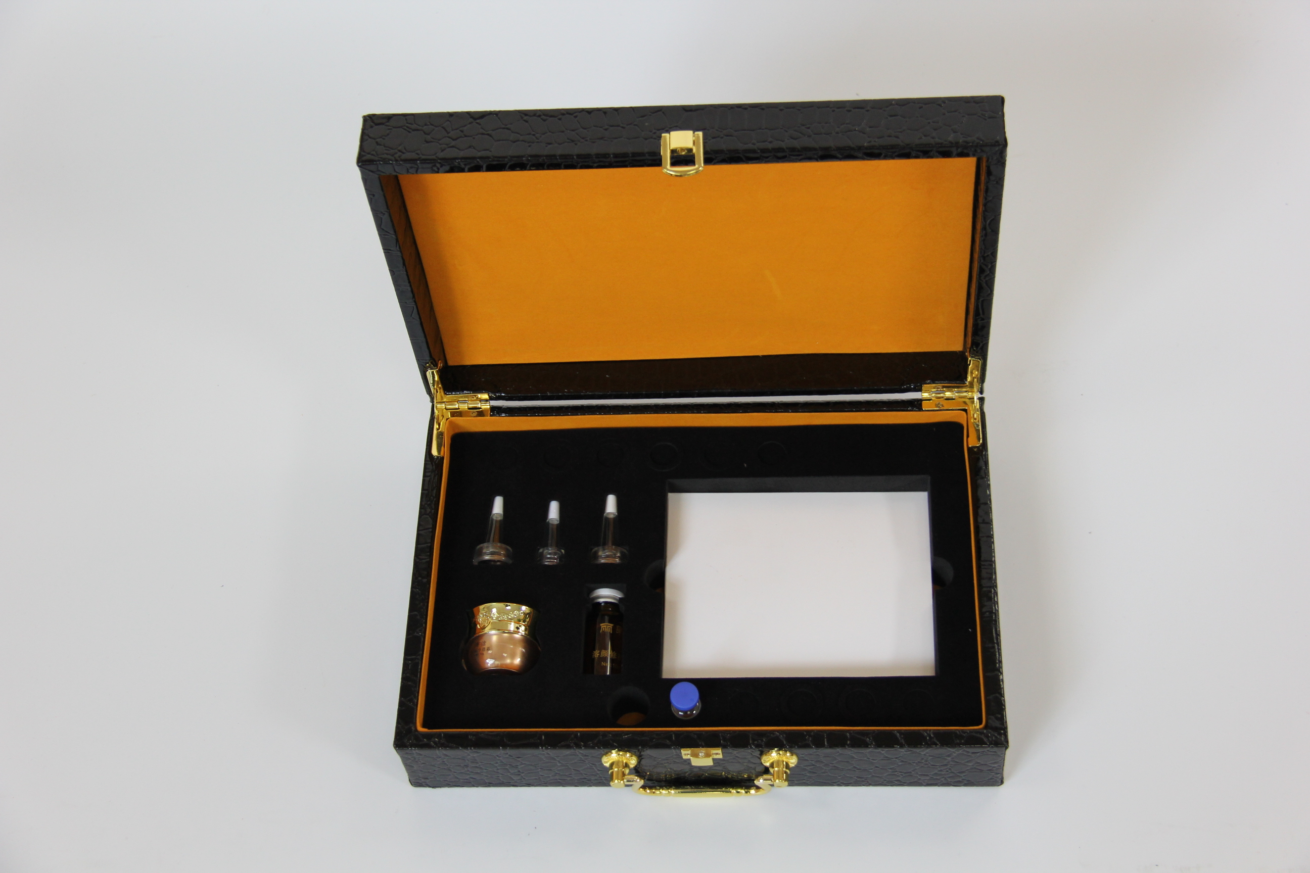 EVA泡棉內襯：讓您的化妝品禮盒更具質感